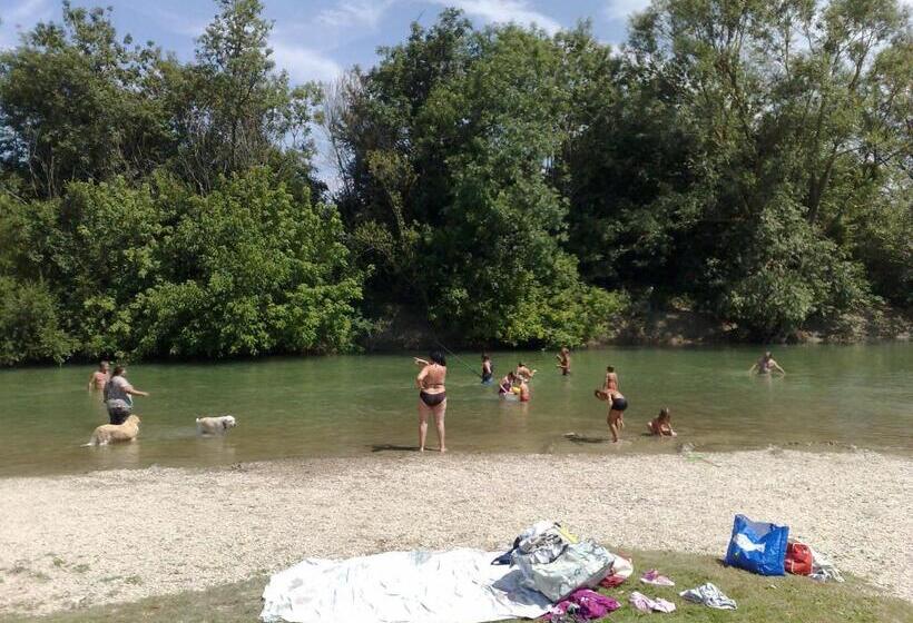 ベッドアンドブレックファースト La Grange En Champagne