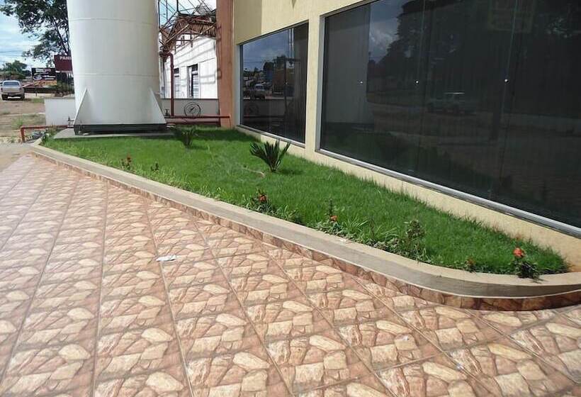 Euro Plaza Hotel Próximo Ao Aeroporto De Goiânia, Santa Genoveva