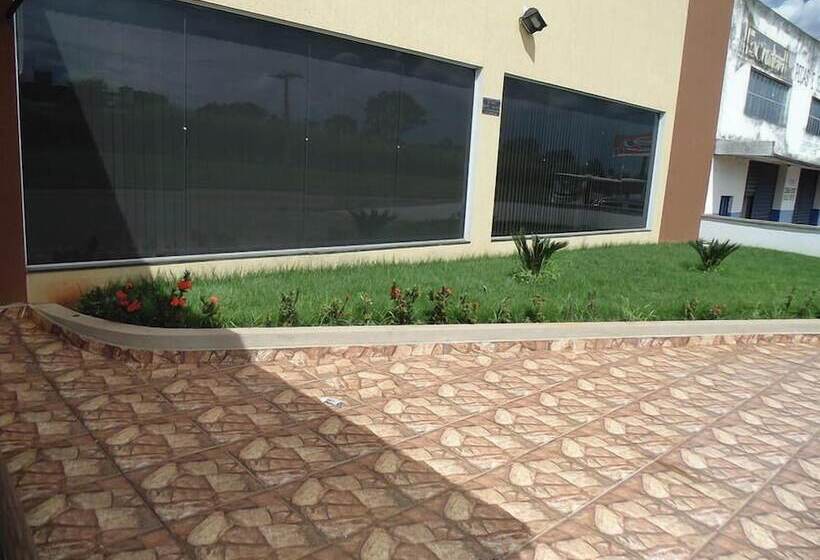 Euro Plaza Hotel Próximo Ao Aeroporto De Goiânia, Santa Genoveva