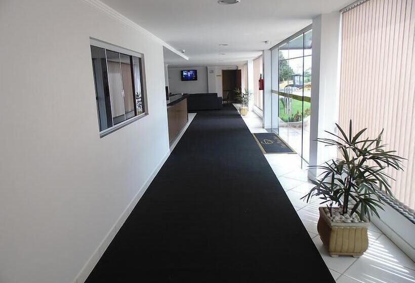 Euro Plaza Hotel Próximo Ao Aeroporto De Goiânia, Santa Genoveva