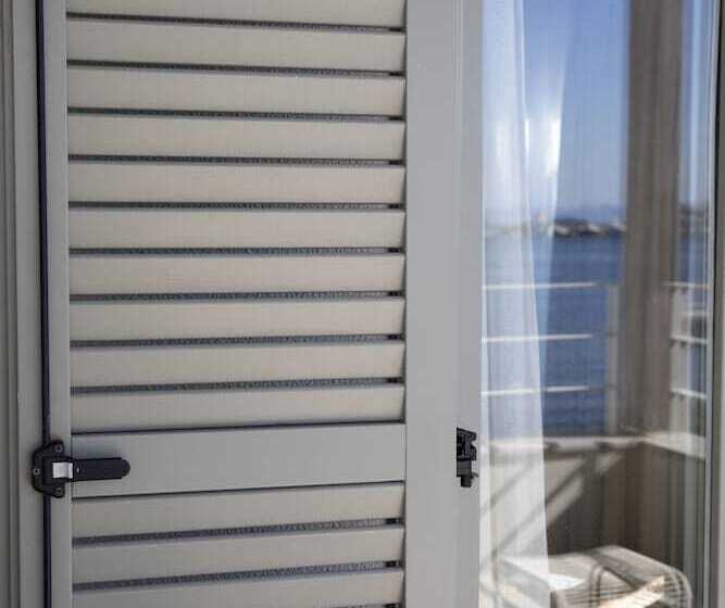 هتل Boho Adults Only