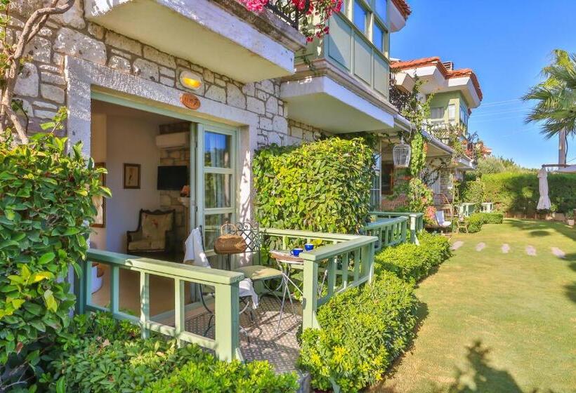 هتل Palas Alaçatı Adult Only