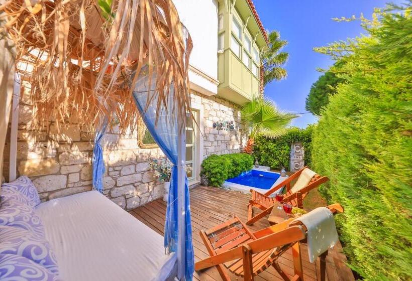 هتل Palas Alaçatı Adult Only