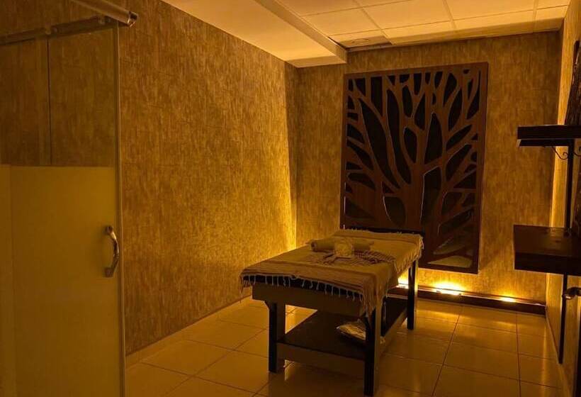 ホテル Royal İnci