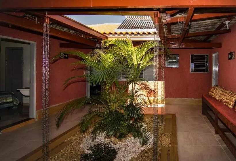 Aamiaismajoitus (B&B) Pousada Araxá