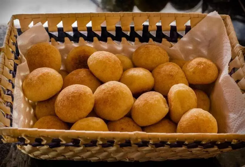 Aamiaismajoitus (B&B) Pousada Araxá