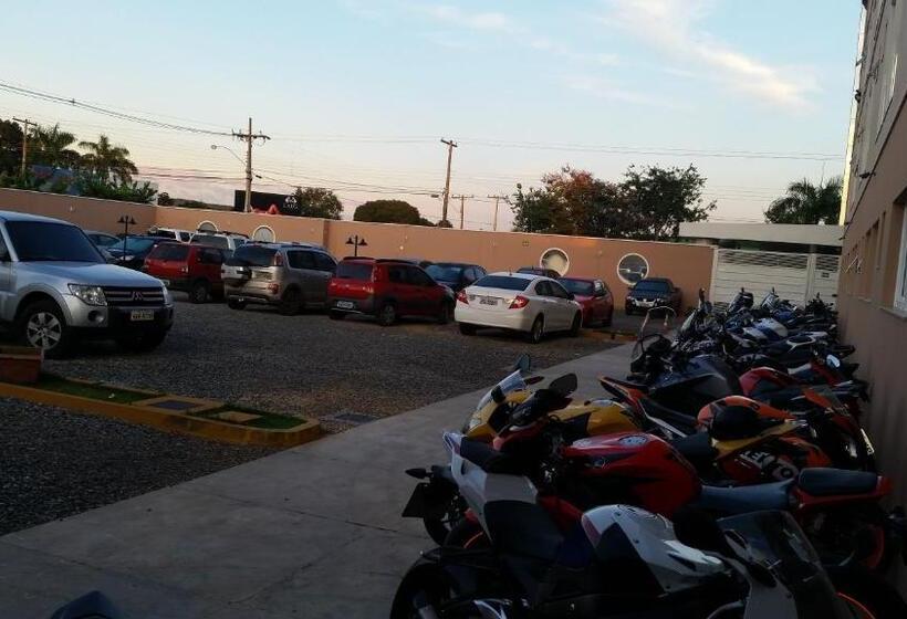 בית מלון כפרי Kamur Plaza