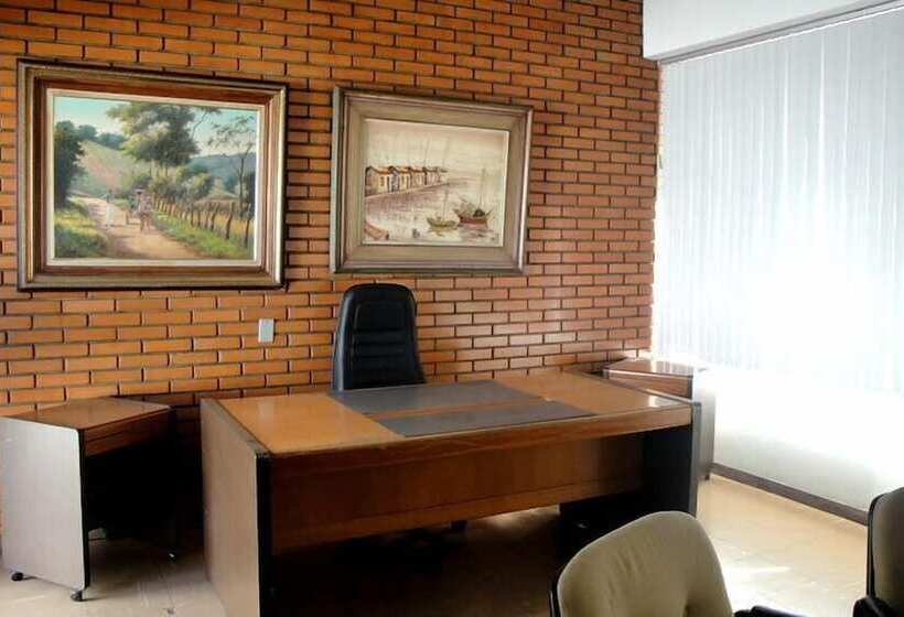 فندق Lago Palace