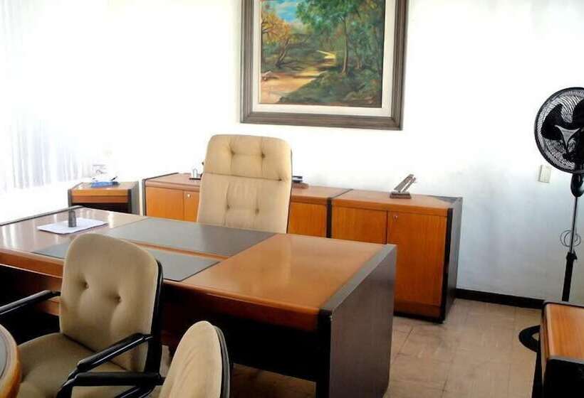 فندق Lago Palace