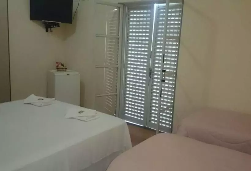 Hotelli Montanhas E Vida
