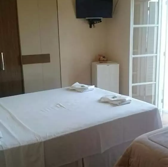 Hotelli Montanhas E Vida
