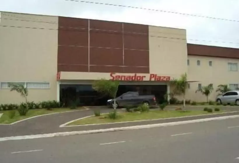 ホテル Senador Plaza