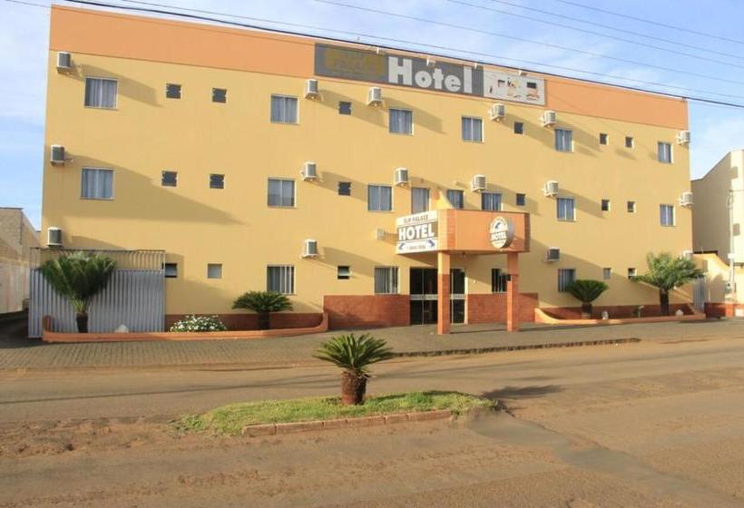 בית מלון כפרי Flip Palace