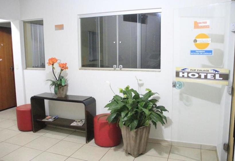 בית מלון כפרי Flip Palace