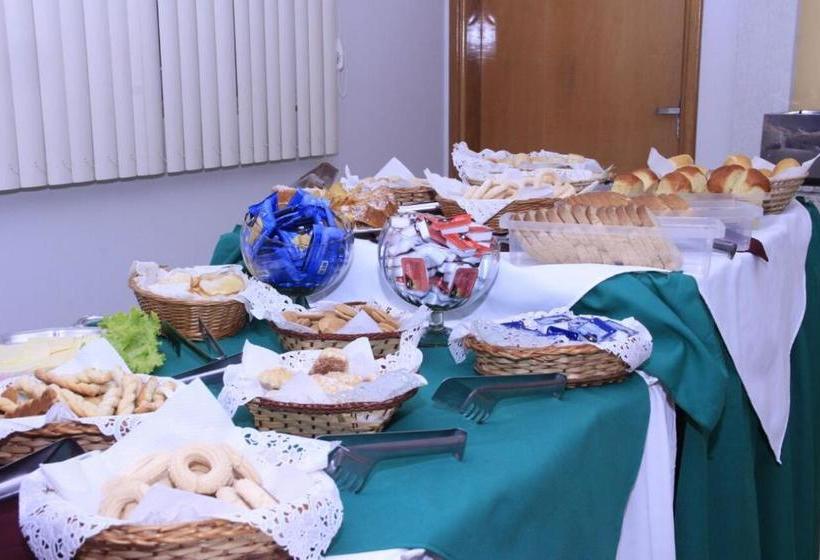 בית מלון כפרי Flip Palace