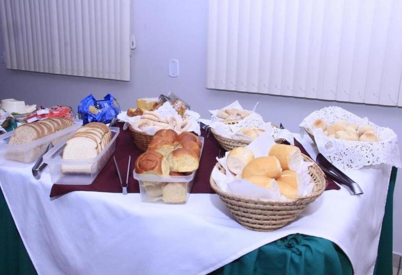 בית מלון כפרי Flip Palace