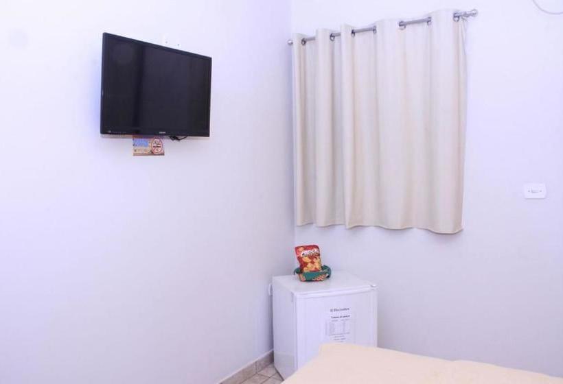 בית מלון כפרי Flip Palace