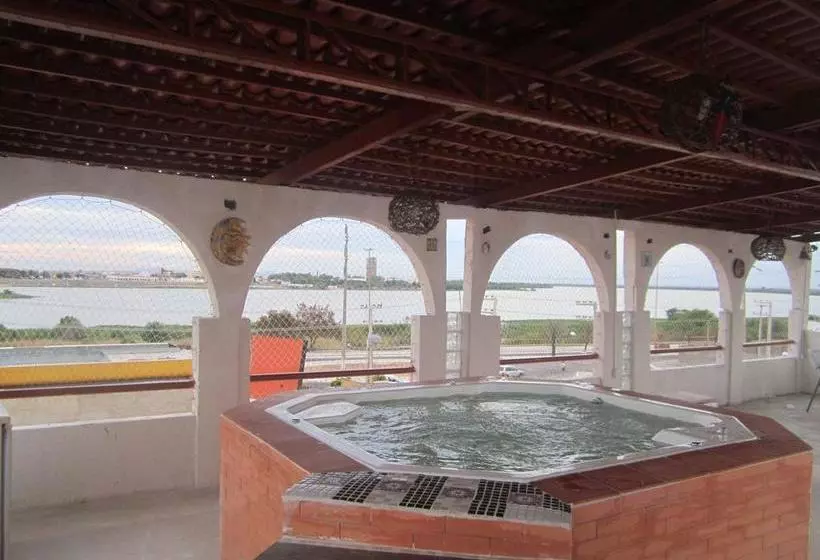 هتل Orla Guest House