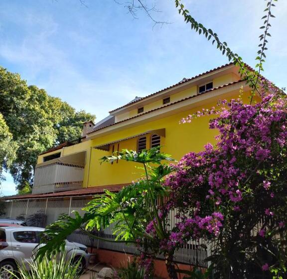 تختخواب و صبحانه Kzazendf Camaecafé Asasul