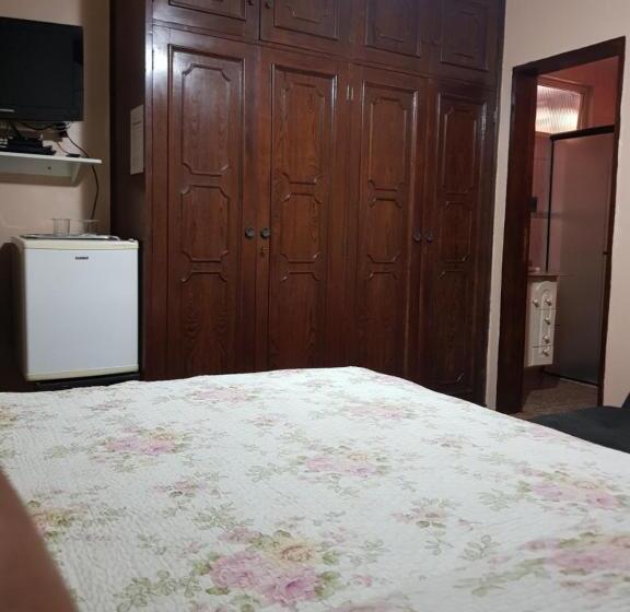 تختخواب و صبحانه Kzazendf Camaecafé Asasul