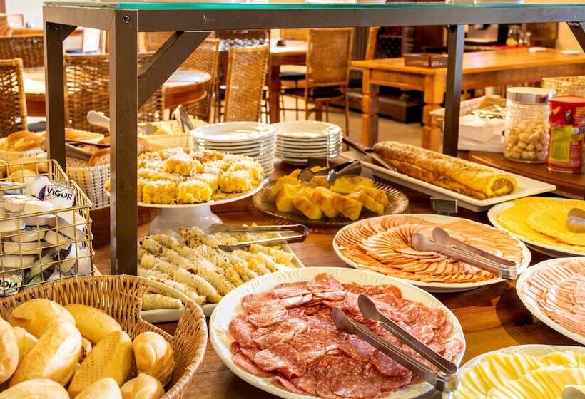 Castelo De Itaipava   Hotel, Eventos E Gastronomia