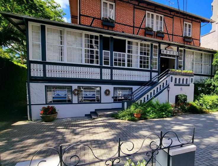 בית מלון כפרי Hermann