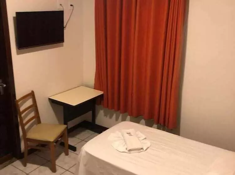 ホテル Limeira Plaza
