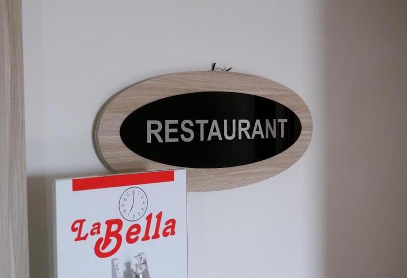 Отель La Bella