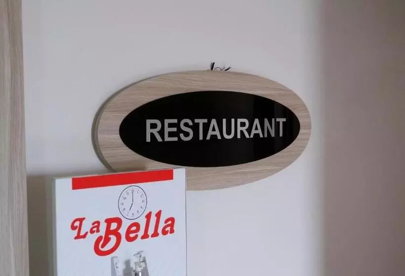 ホテル La Bella