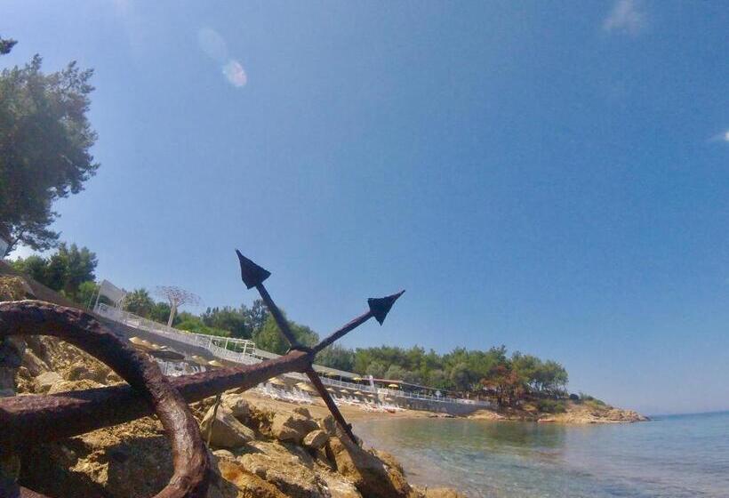 هتل Rainbow Bay Ozdere Beach