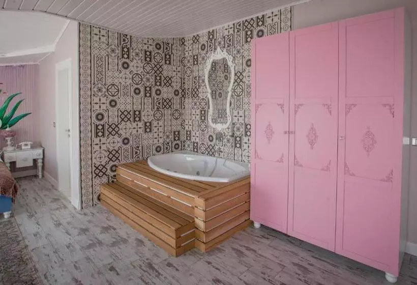 Limnades Hotel İznik