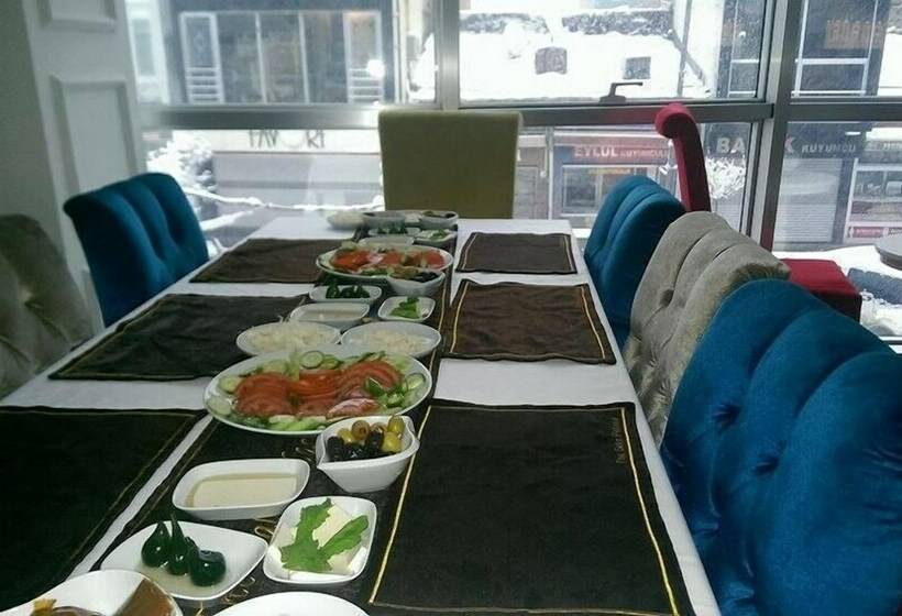 هتل The Gala Palace