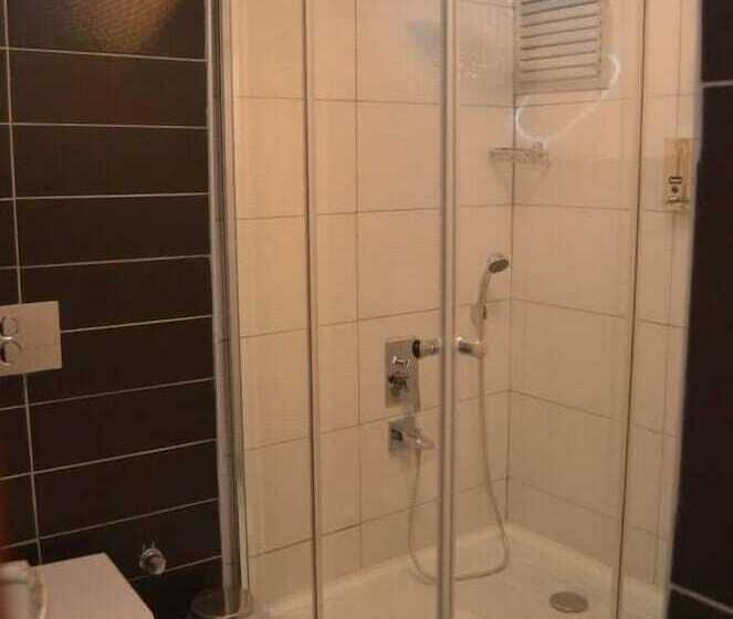 هتل The Gala Palace