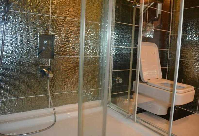 هتل The Gala Palace