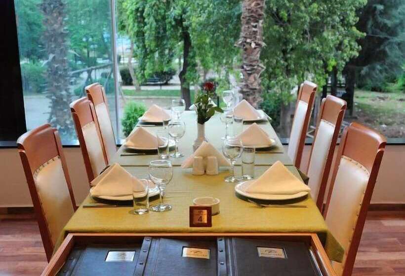 هتل Ziyapasa Park