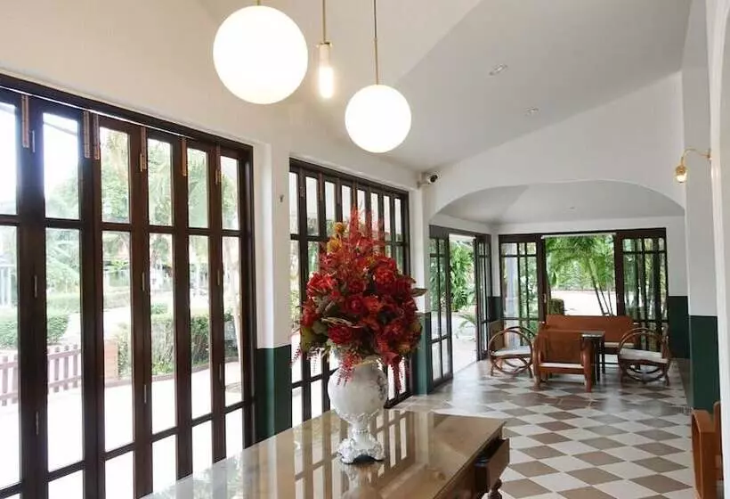 Hotelli Baan Imm Sook Resort