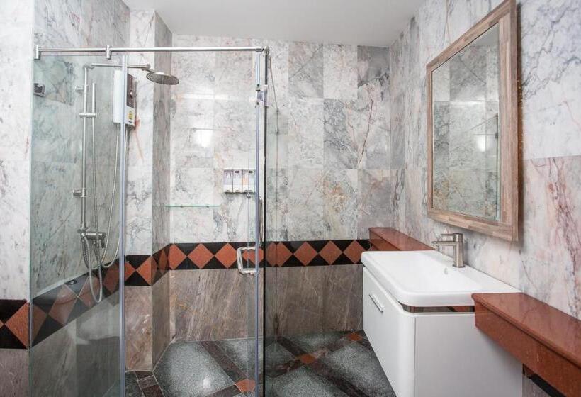 فندق Triple B Boutique Residence