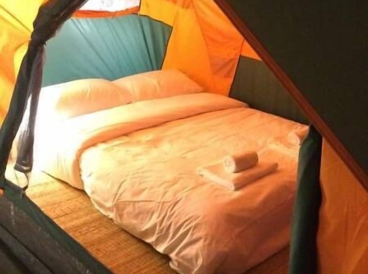 Norn Nung Len Cafe & Hostel