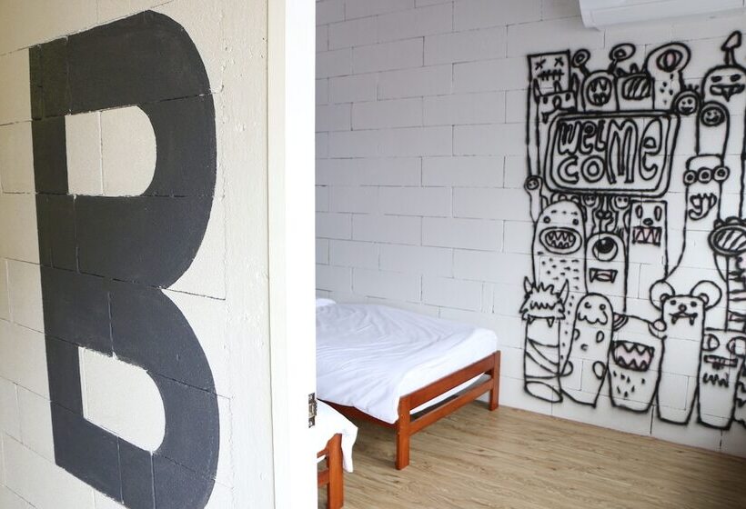 Norn Nung Len Cafe & Hostel