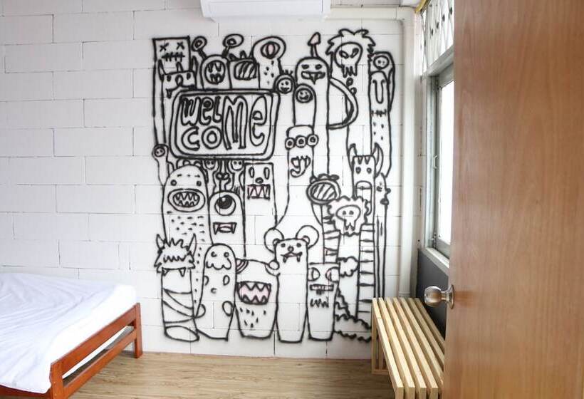 Norn Nung Len Cafe & Hostel