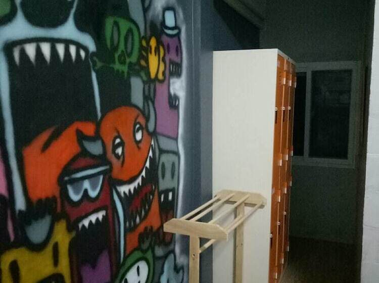 Norn Nung Len Cafe & Hostel