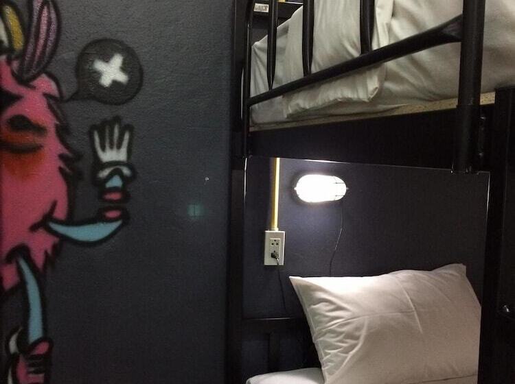 Norn Nung Len Cafe & Hostel