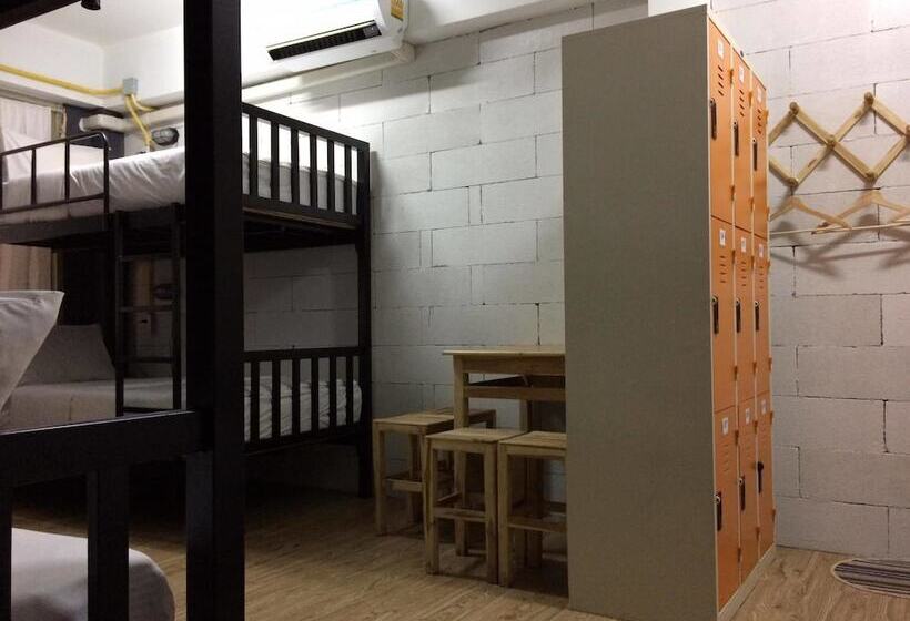 Norn Nung Len Cafe & Hostel