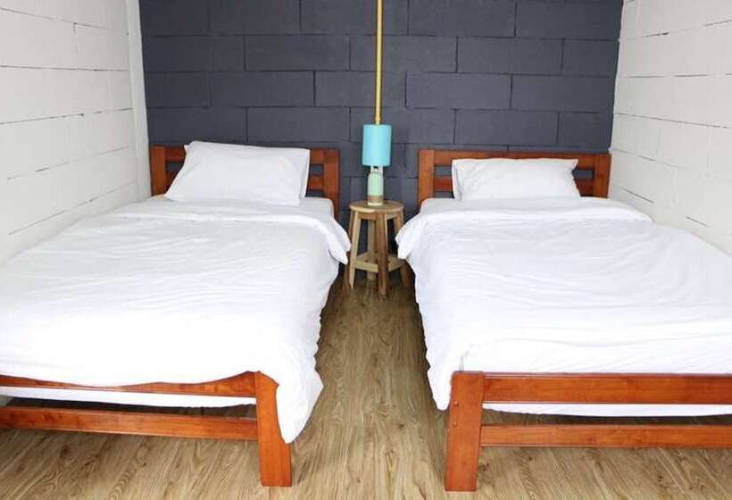 Norn Nung Len Cafe & Hostel