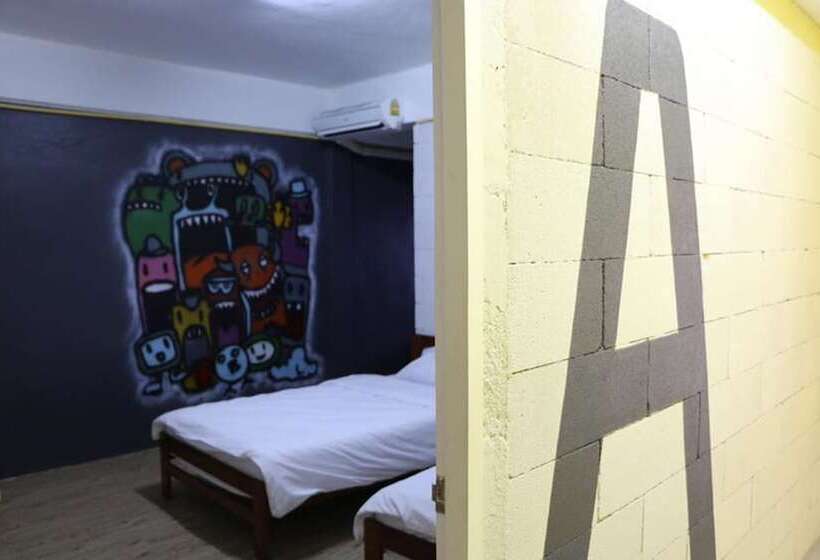 Norn Nung Len Cafe & Hostel