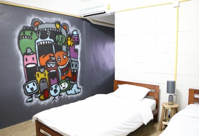 Norn Nung Len Cafe & Hostel