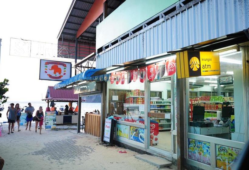 Slinky Hostel @ The Beach