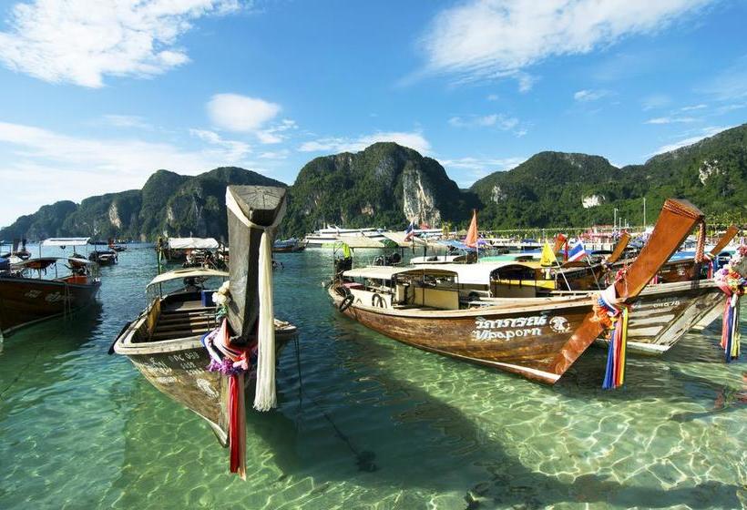 Slinky Hostel @ The Beach