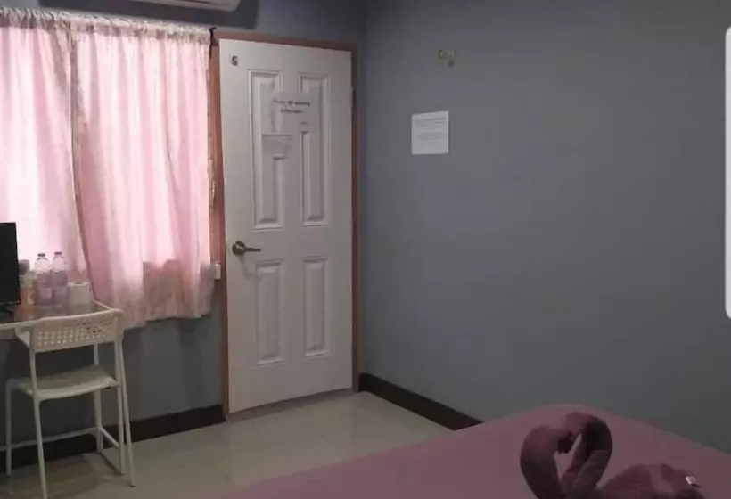Wanderlust Bangkok Hostel
