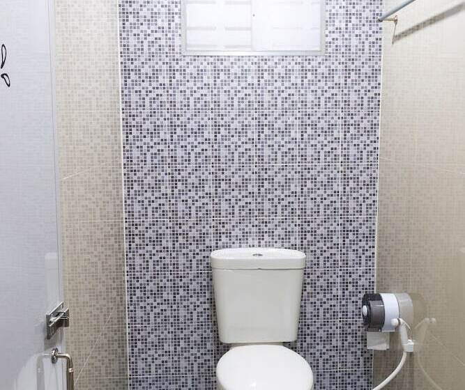 Wanderlust Bangkok Hostel